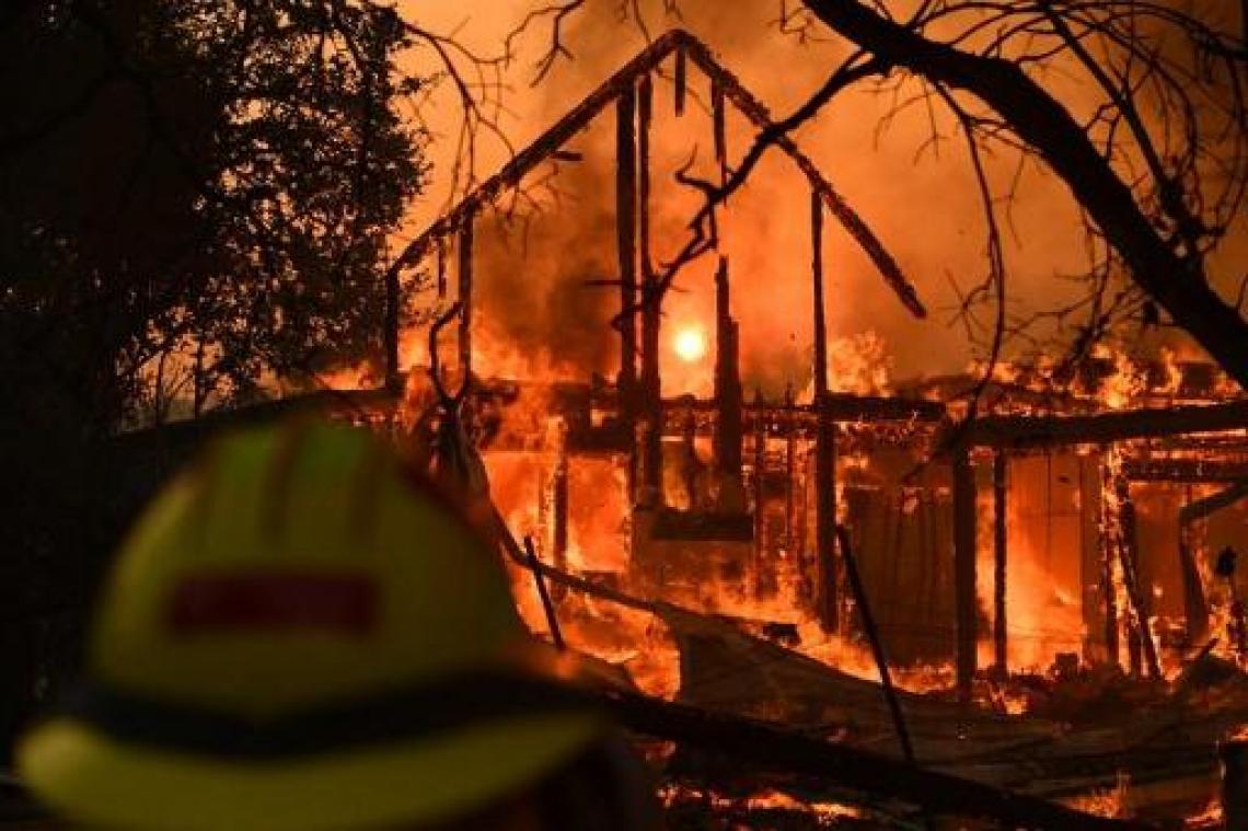 Bosbranden Californië - Al meer dan 12.000 hectare verwoest, 180.000 mensen moeten huizen verlaten