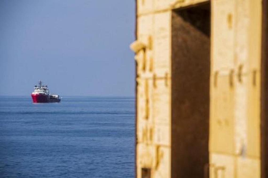 Ngo-schip met 104 migranten vraagt EU-landen dringend toestemming om aan te meren