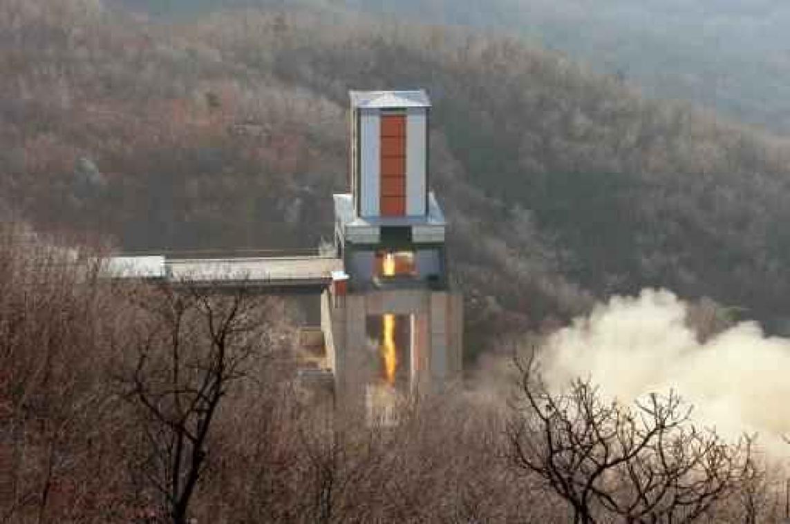 "Noord-Korea vuurt klaarblijkelijk ballistische raket vanaf onderzeeër af"