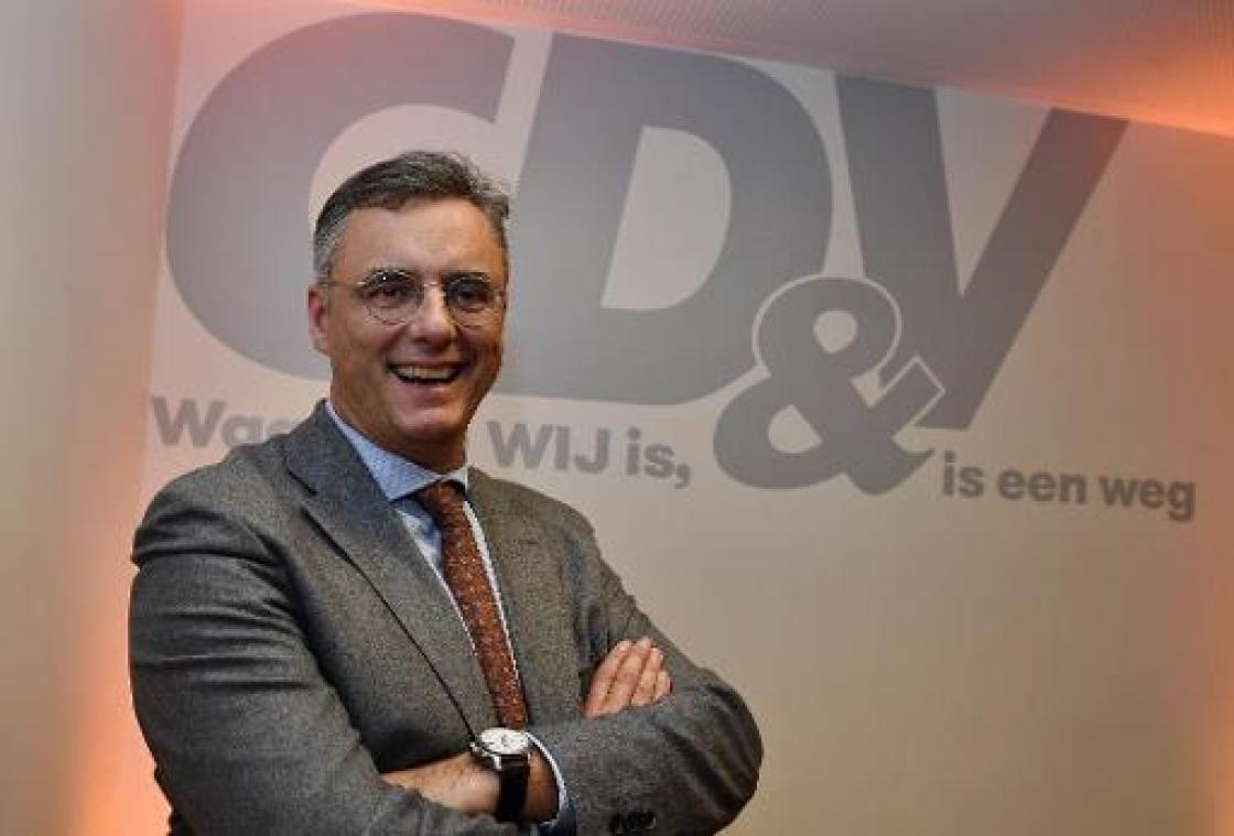 Joachim Coens wil regering van experten