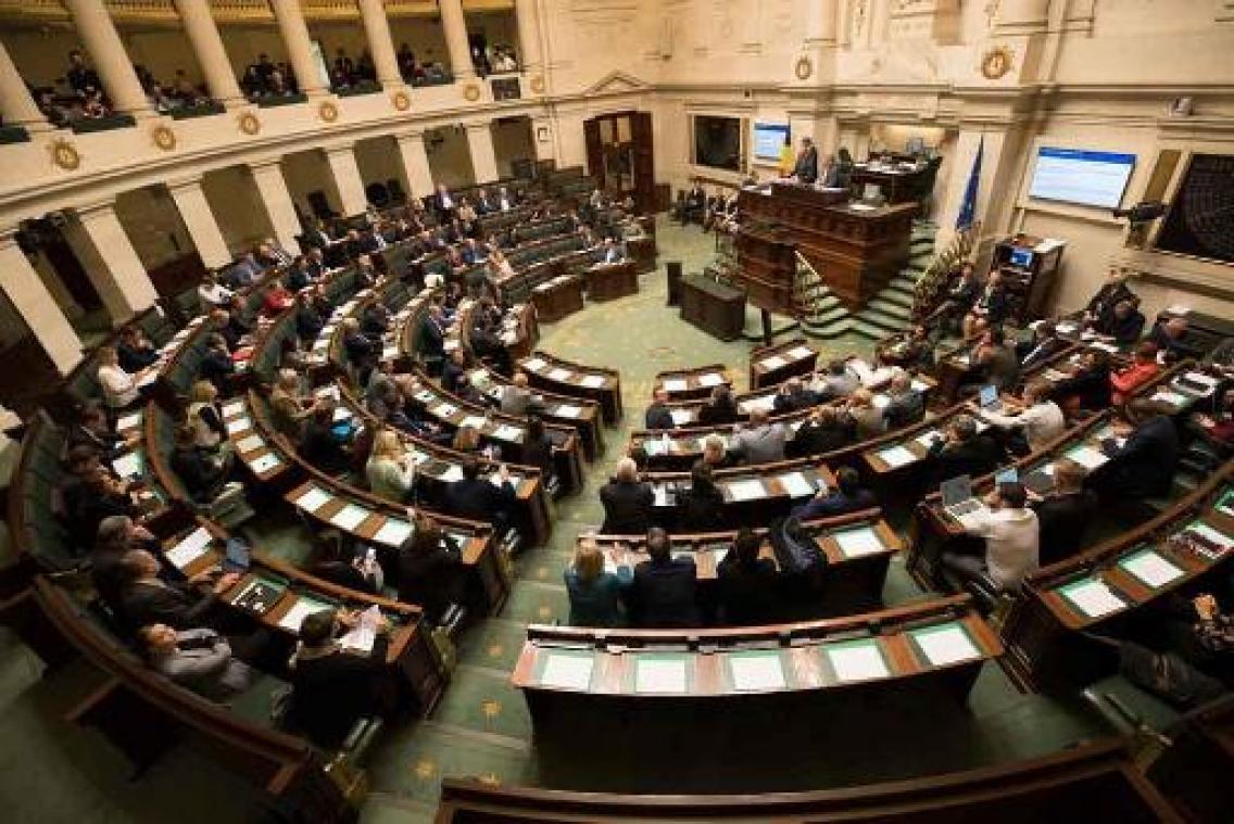 Persoonlijk personeel van oud-ministers onder vuur