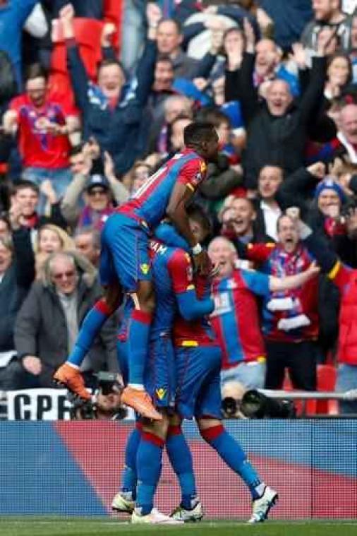 FA Cup - Crystal Palace voegt zich bij Manchester United in finale