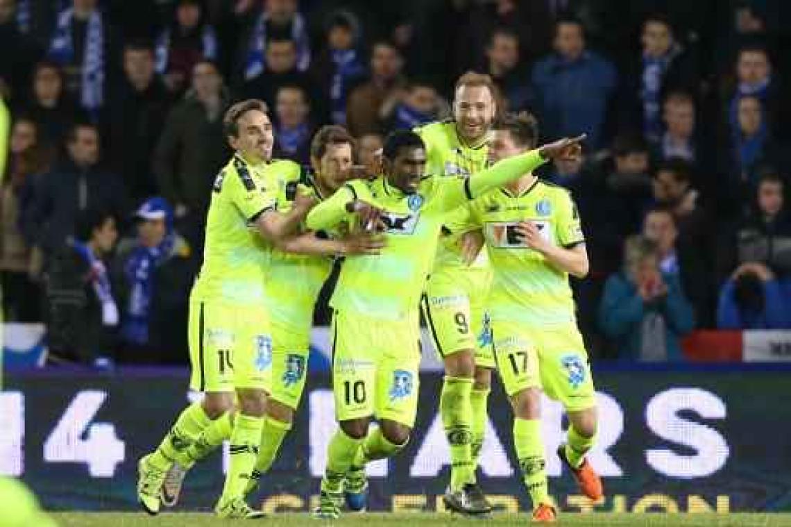 Jupiler Pro League - Penalty in blessuretijd houdt Gent in titelstrijd