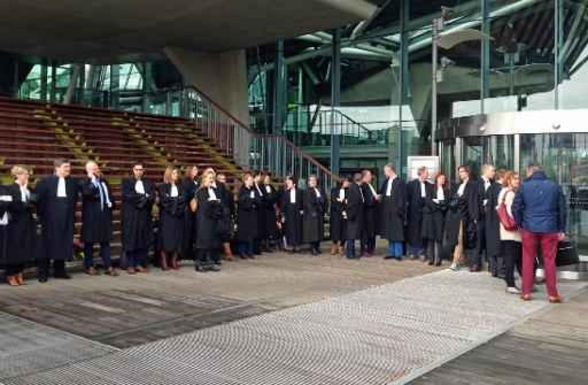 Antwerpse advocaten staken tegen hervorming pro Deo