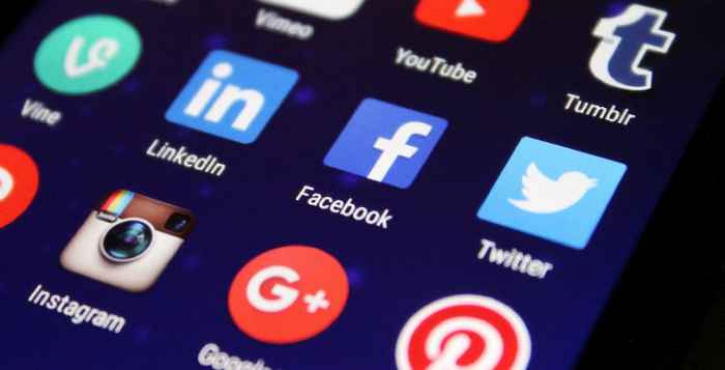 Sociale media moeten leeftijdscontroles verscherpen