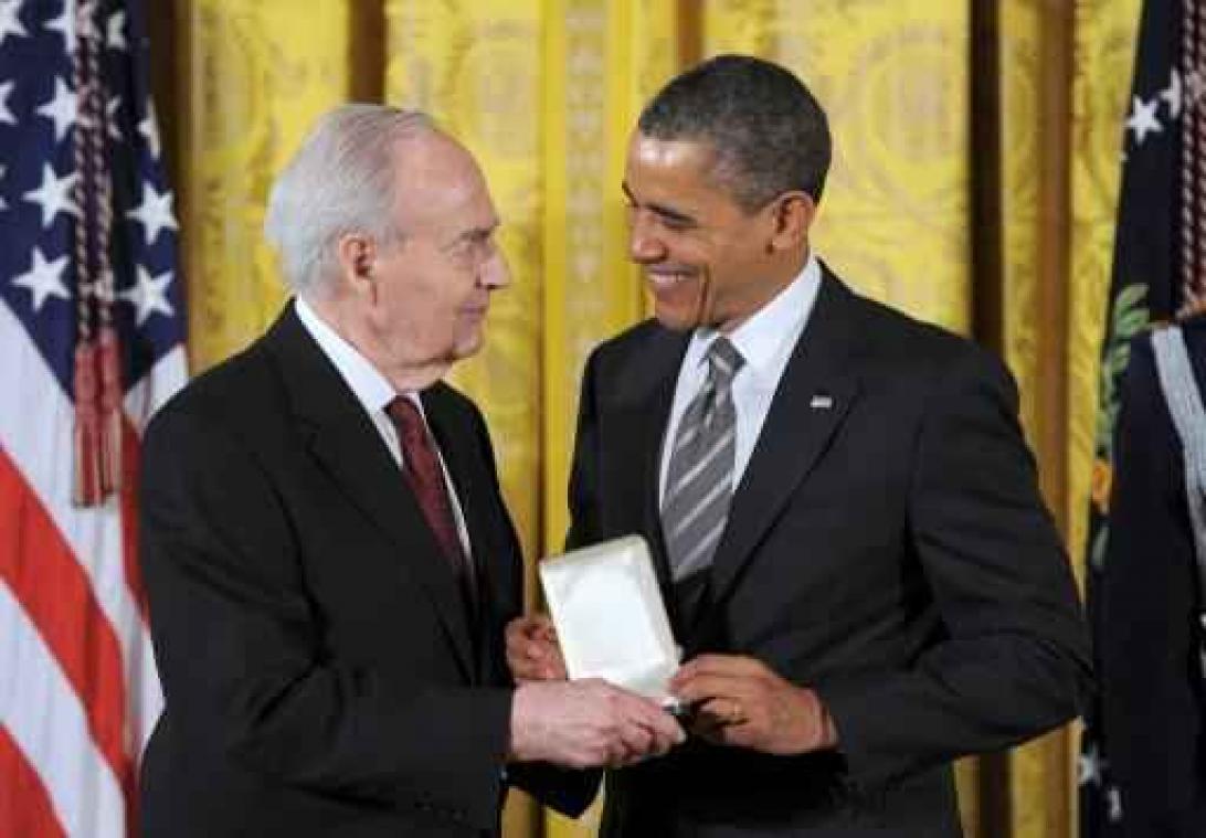 Amerikaanse ex-senator kondigt huwelijk met 50 jaar jongere man aan