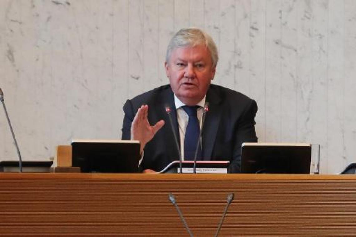 "Je kan alleen maar schrikken bij dergelijke bedragen", zegt Jean-Claude Marcourt