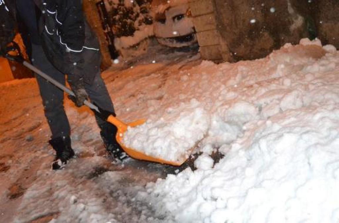 Driehonderdduizend gezinnen zonder elektriciteit door sneeuwval in Frankrijk