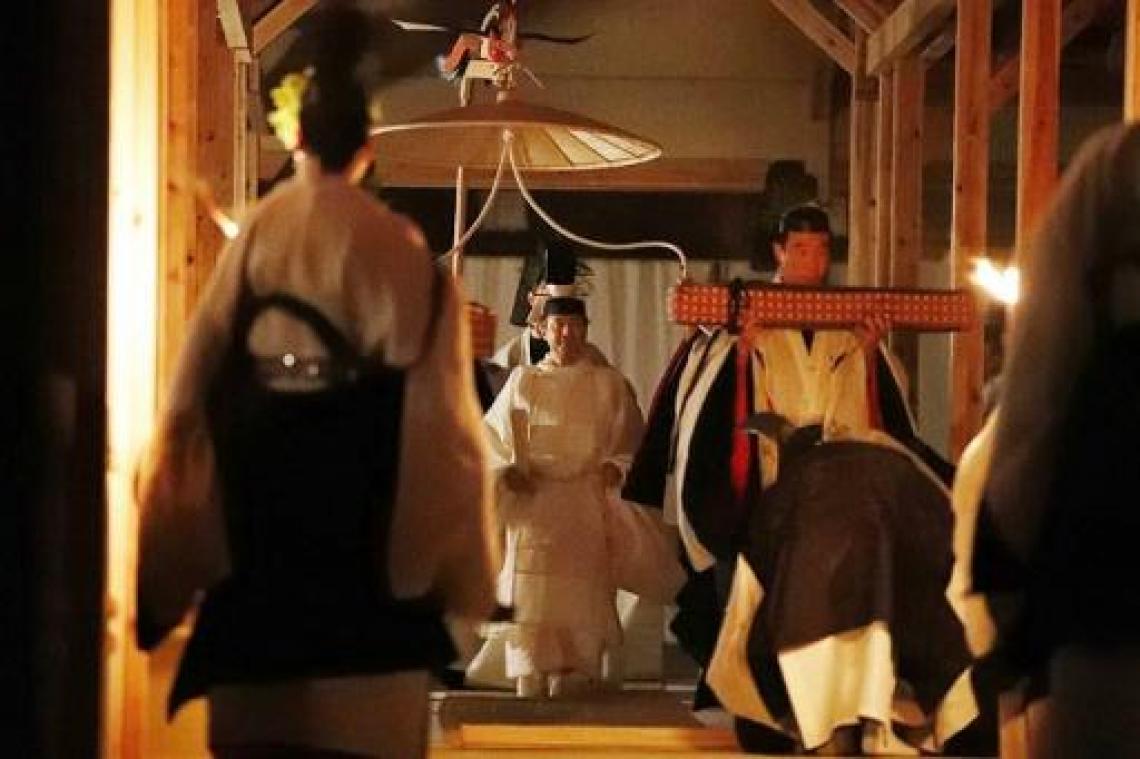 Japanse keizer voltooit nachtelijke ceremonie voor troonsopvolging
