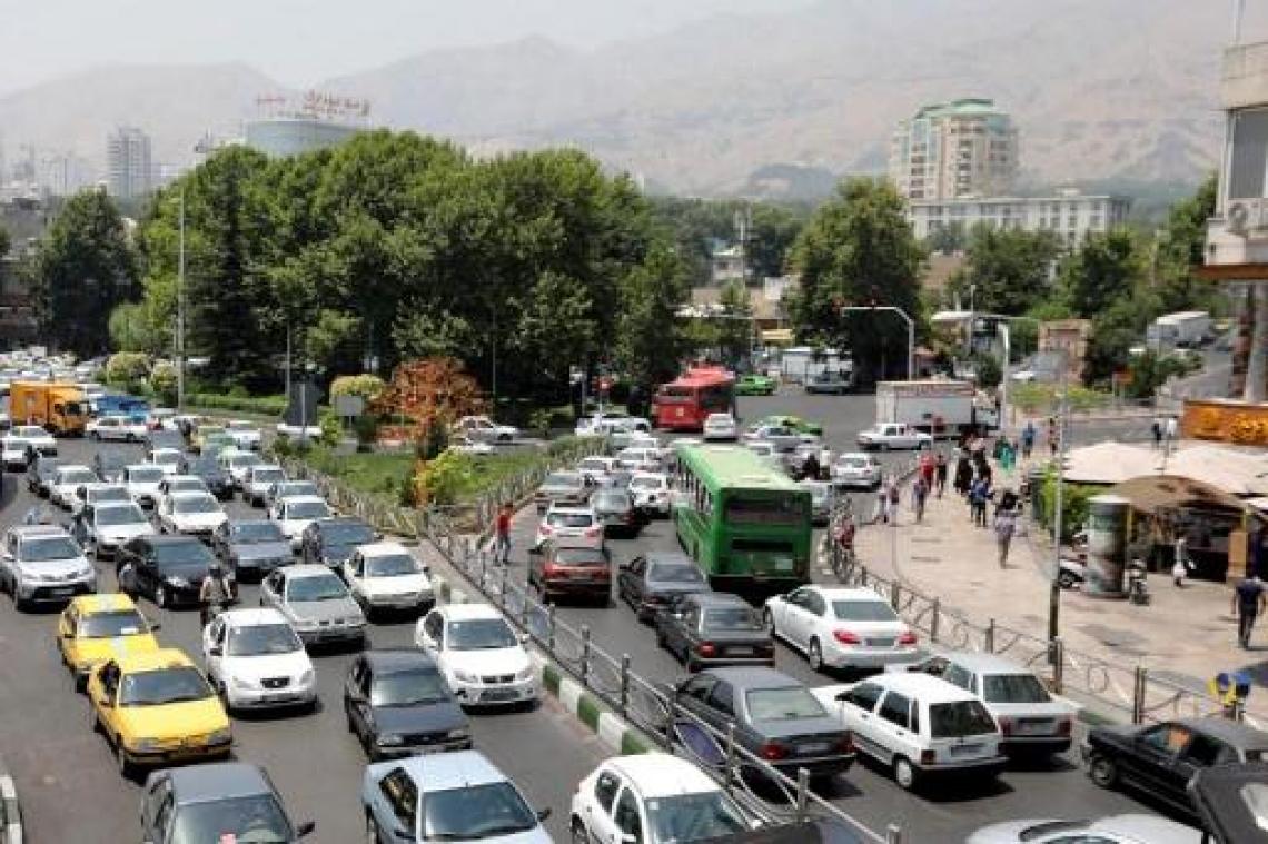 Iran rantsoeneert benzine