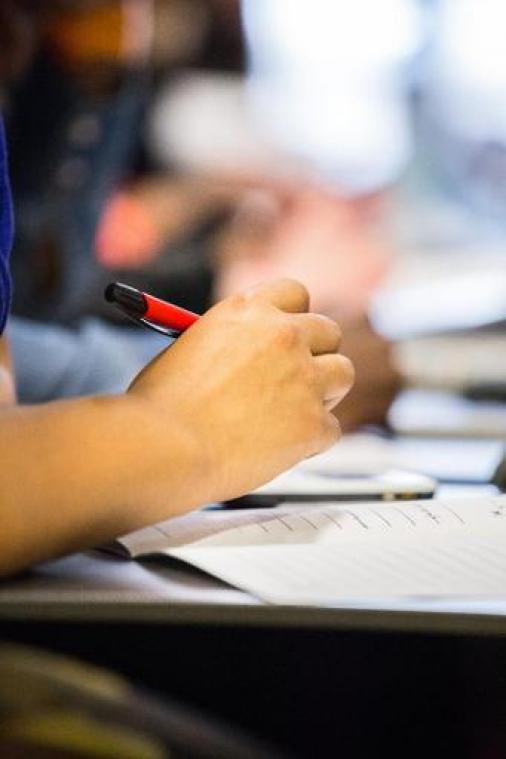 Vlaanderen blijft in Europese middenmoot op vlak van studiekosten