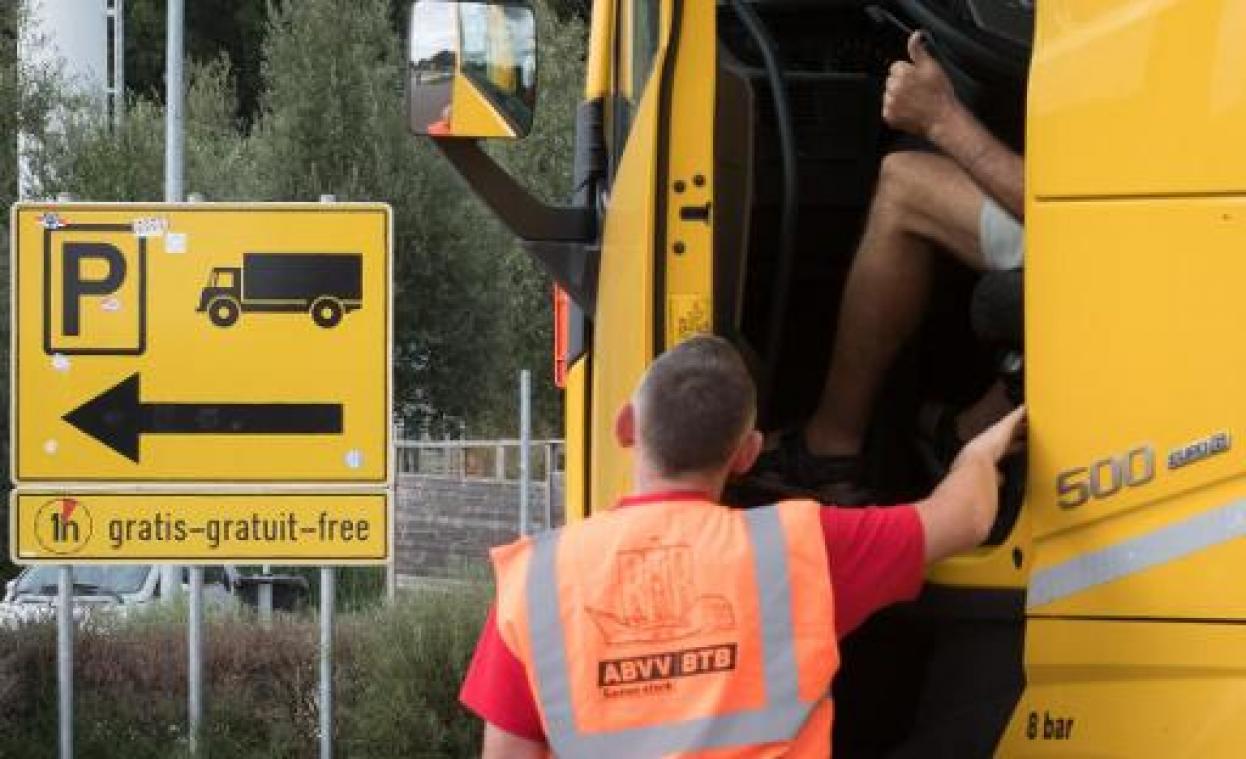 Transportarbeidersbond eist recht op plaspauzes voor transportsector