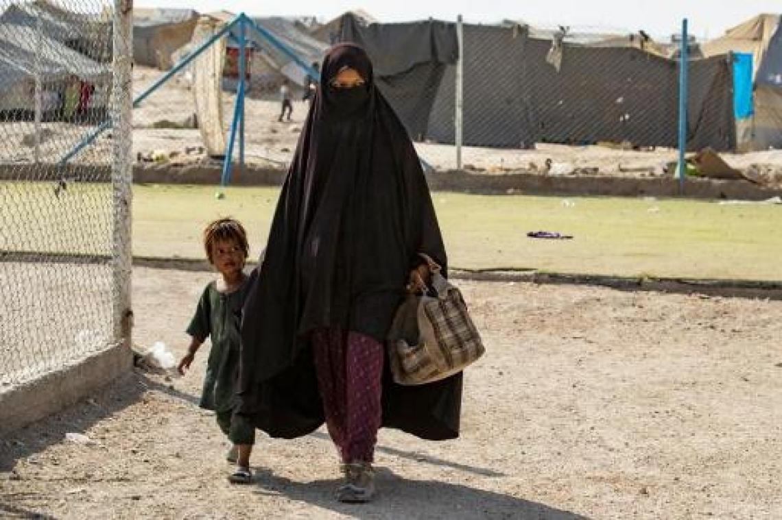 Opnieuw IS-weduwe ontsnapt uit  kamp Al-Hol en onderweg naar België