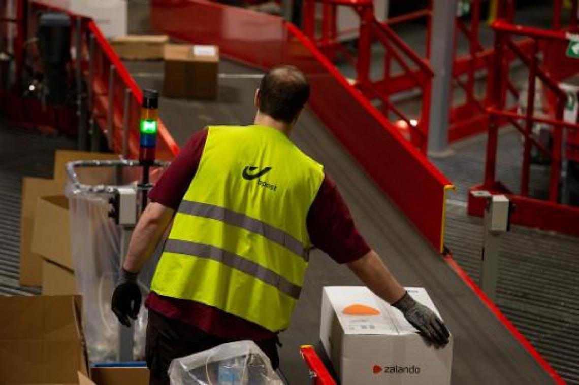 Honderden extra postwerknemers voor pakjespiek eindejaar