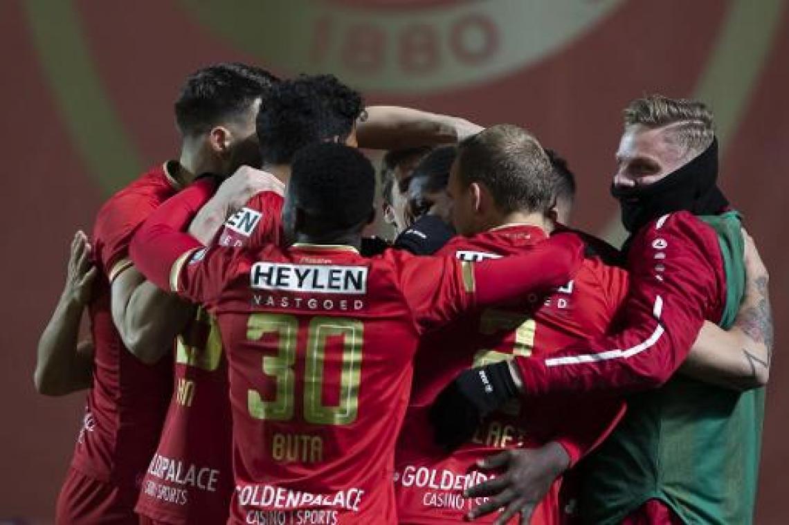Jupiler Pro League - Antwerp houdt in inhaalwedstrijd tegen Gent de drie punten thuis