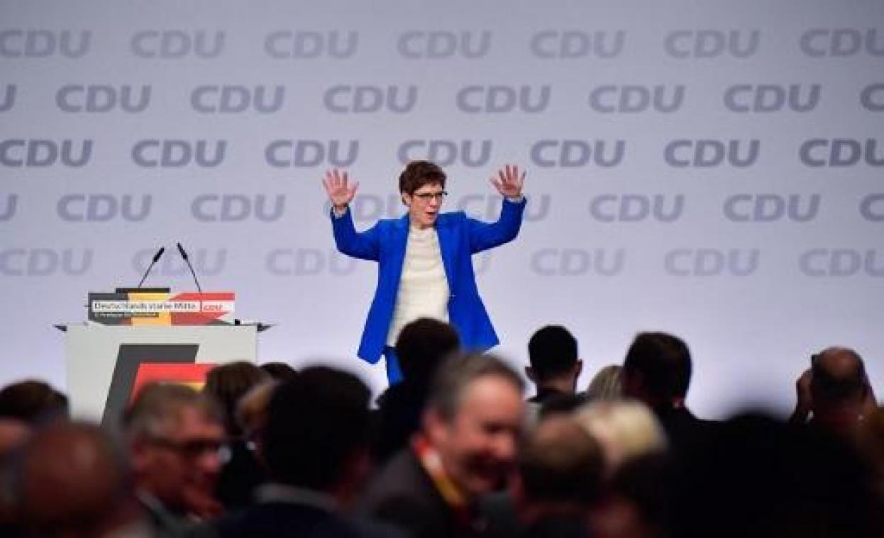 Kramp-Karrenbauer daagt critici uit en krijgt steun van CDU op partijcongres