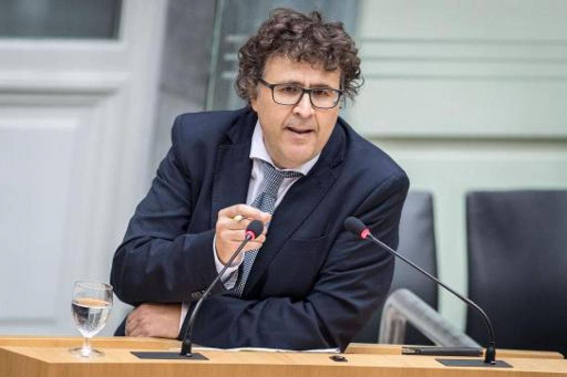 Geen subsidies meer voor organisaties die "zich terugplooien op etnisch-culturele afkomst"