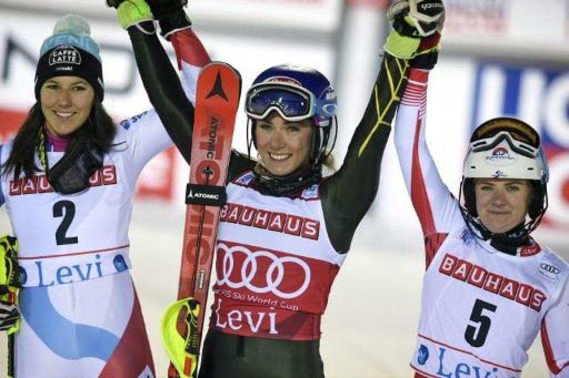 Mikaela Shiffrin skiet naar zege in slalom Levi