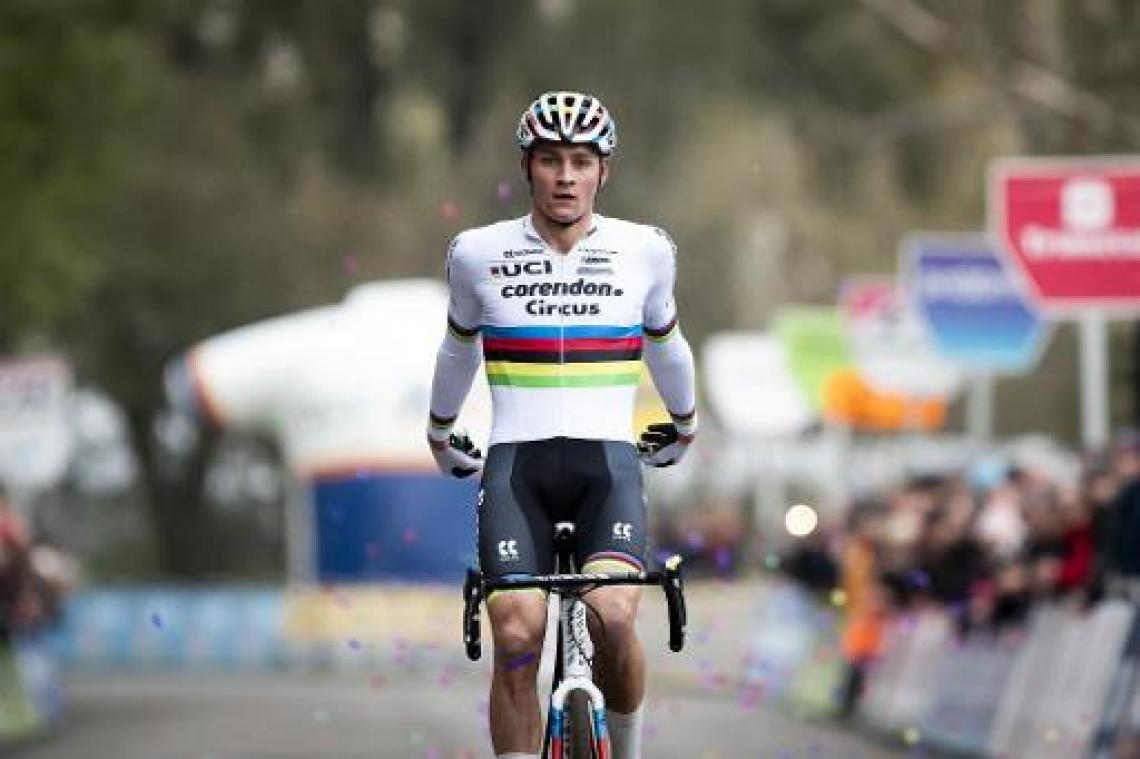 Mathieu van der Poel pakt de zege in Wachtebeke
