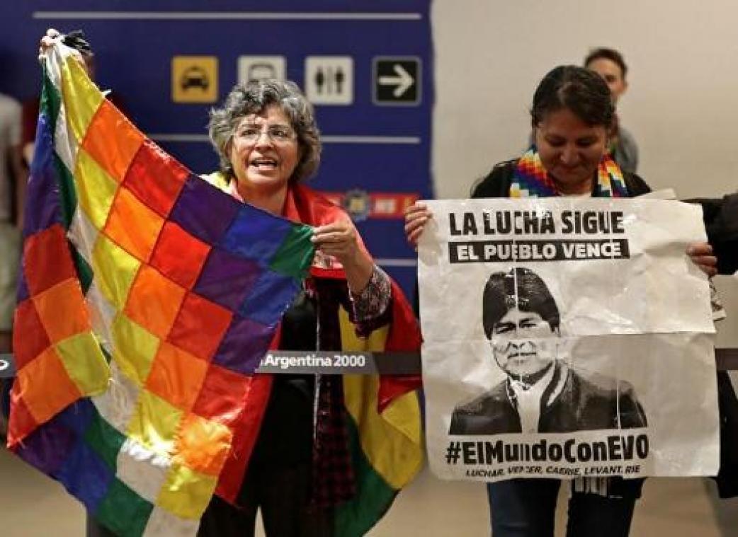 Onrust Bolivia - Twee kinderen van Evo Morales aangekomen in Buenos Aires