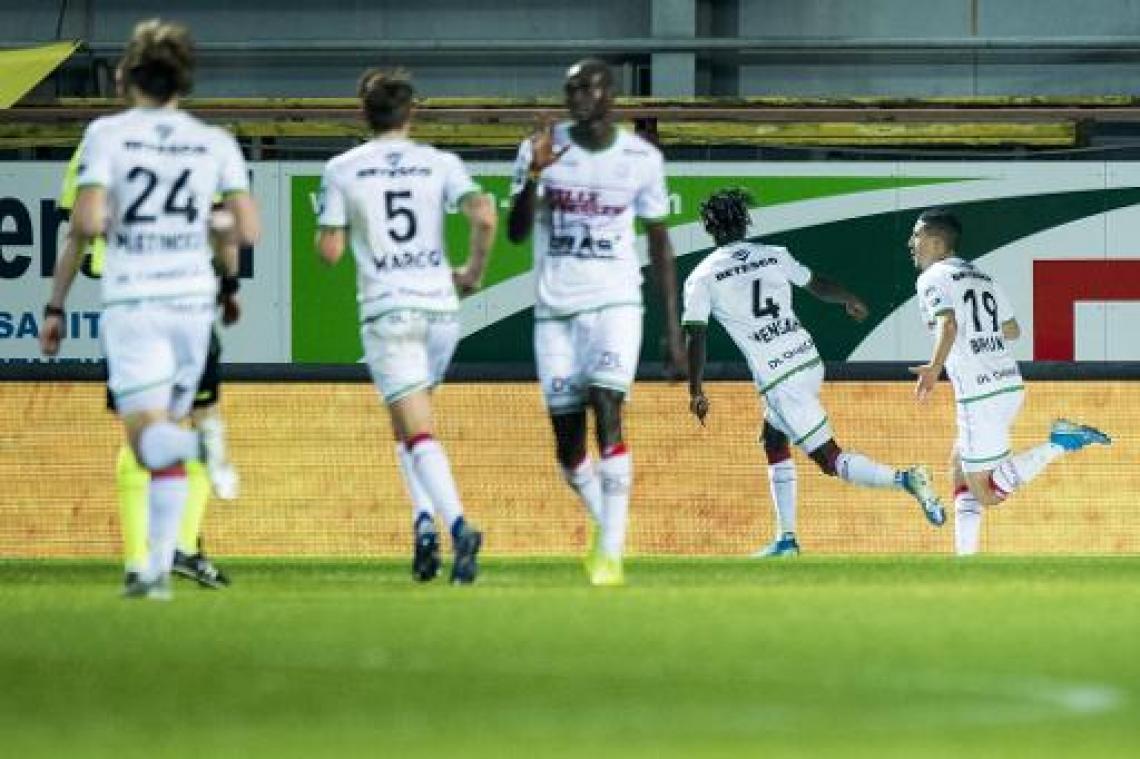 Jupiler Pro League - Zulte Waregem zet KVM een hak, geen winnaar in degradatieclash W-Beveren vs Cercle Brugge