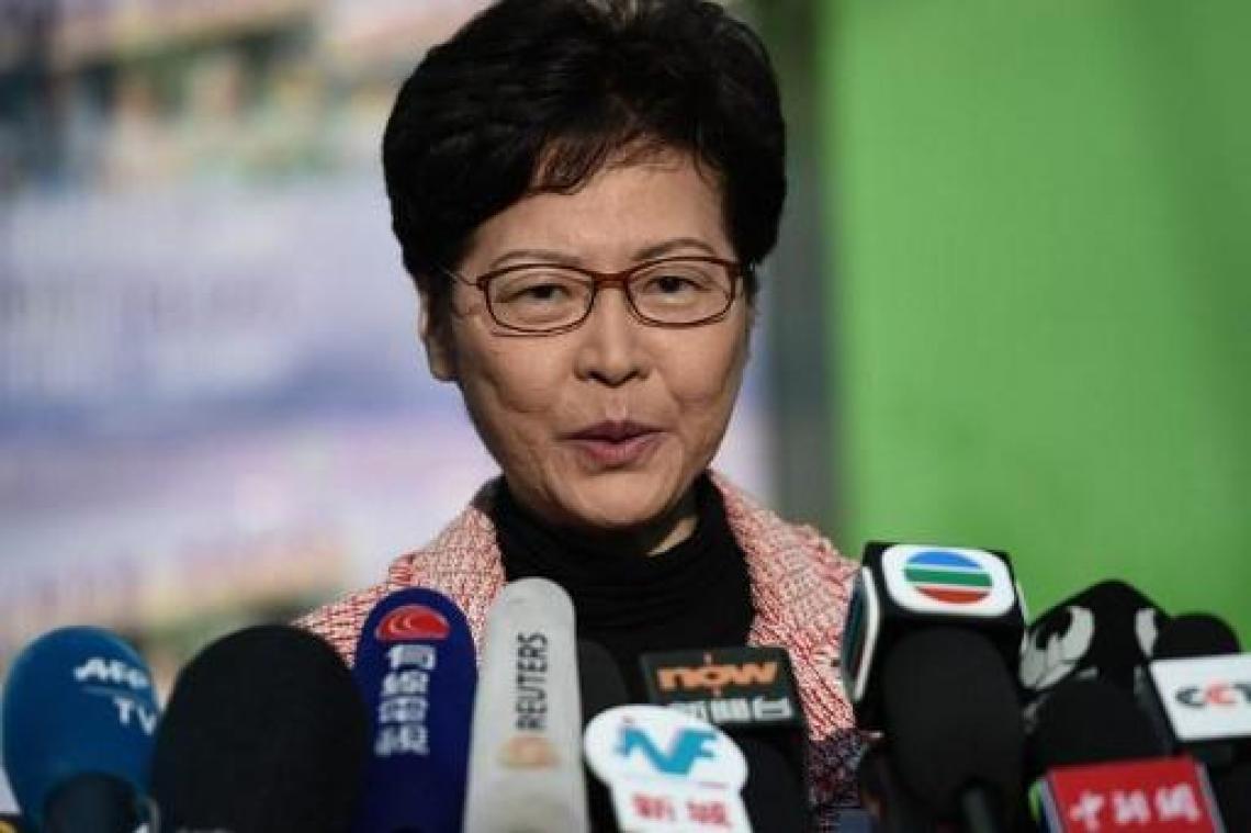 Onrust Hongkong - Lam belooft "nederig" te luisteren na overwinning van prodemocraten bij verkiezingen