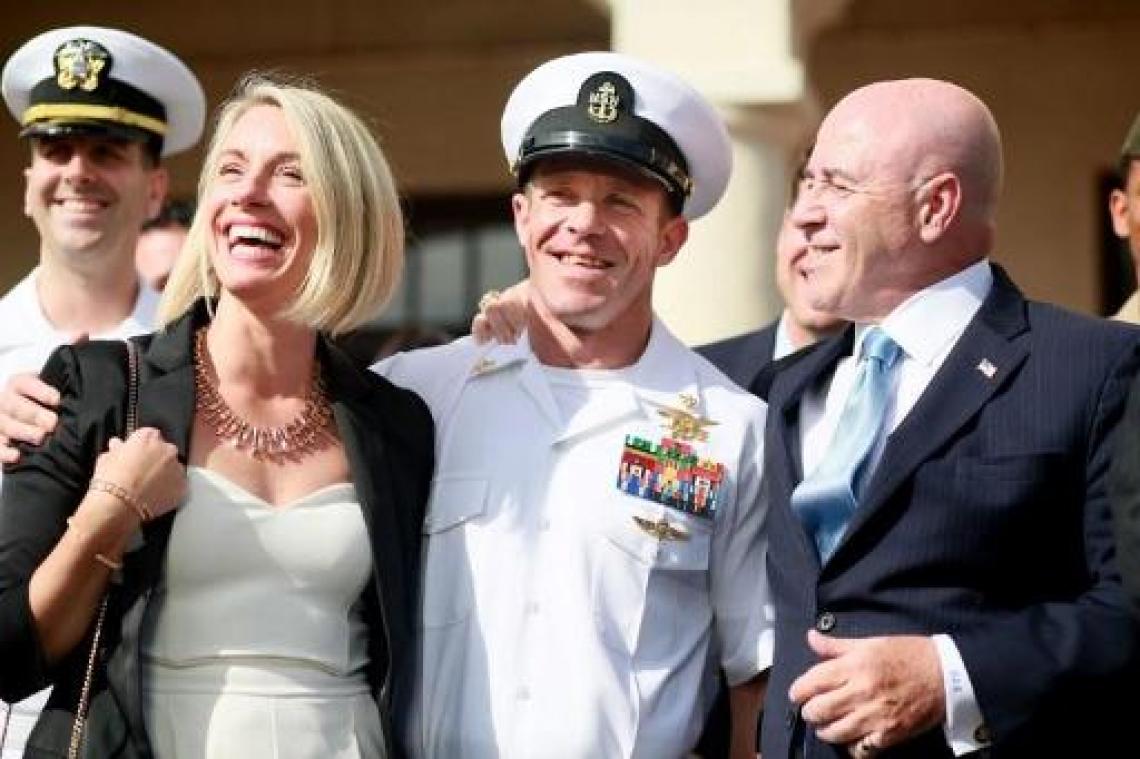 Amerikaanse marinechef moet opstappen van minister van Defensie