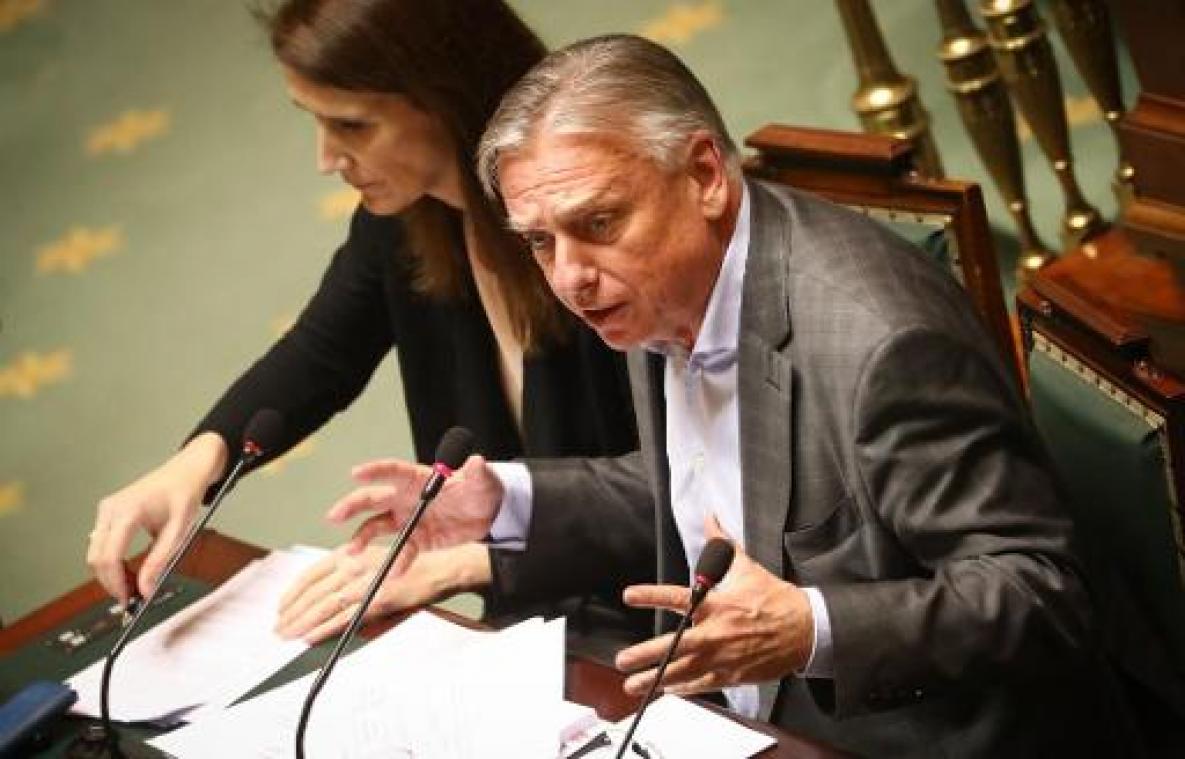 Uittredingsvergoeding parlementsleden beperkt in afwachting breder debat