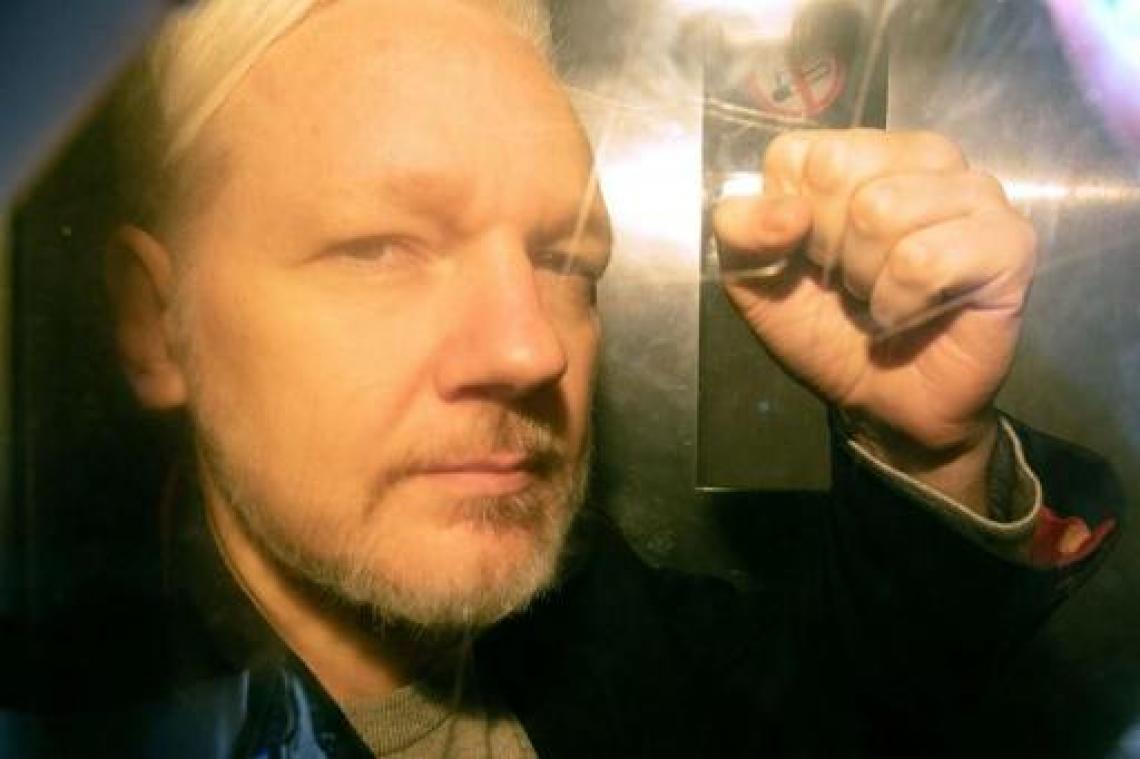 Artsen eisen dringende medische behandeling voor Assange