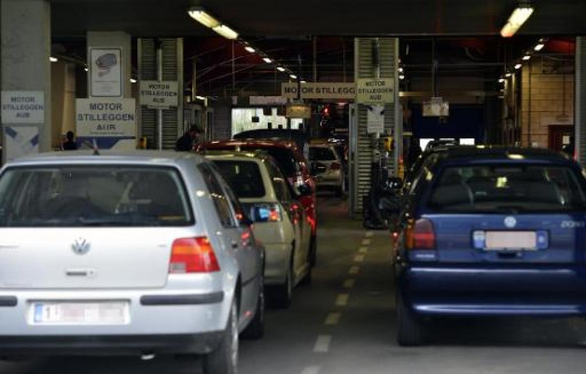Nieuw op 1 december - Strengere controles op gebreken aan autolichten