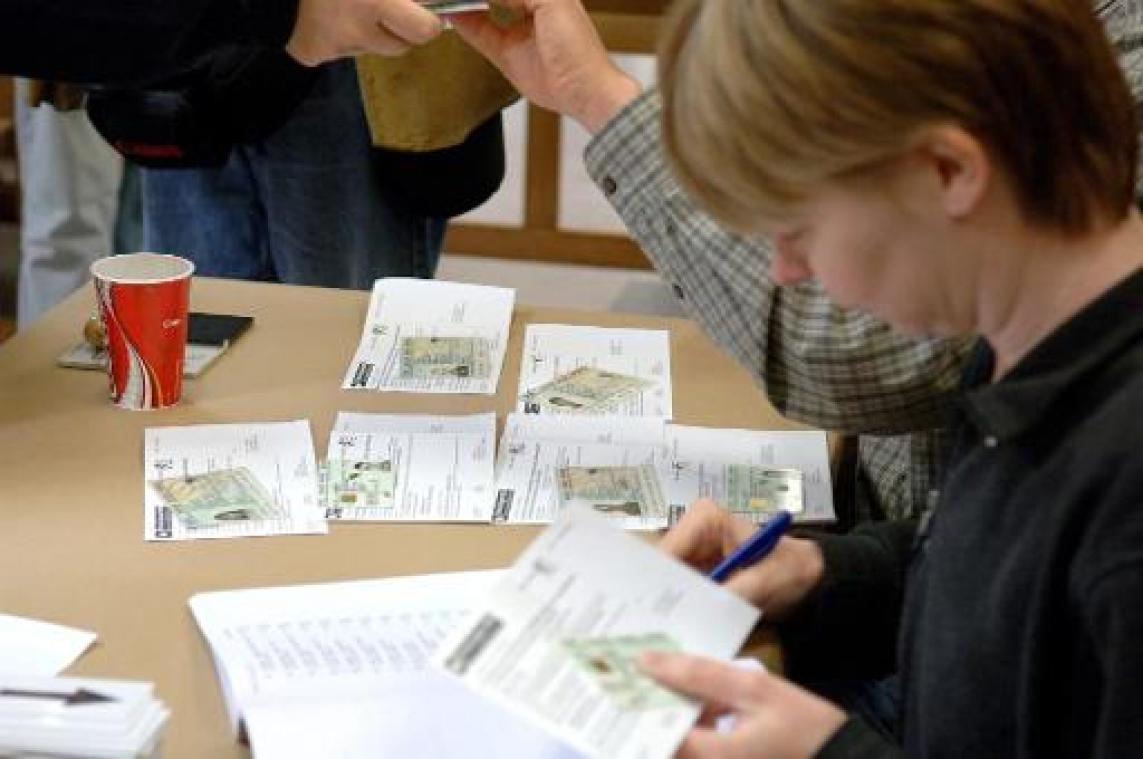 22 afwezige bijzitters krijgen geldboete van 600 euro