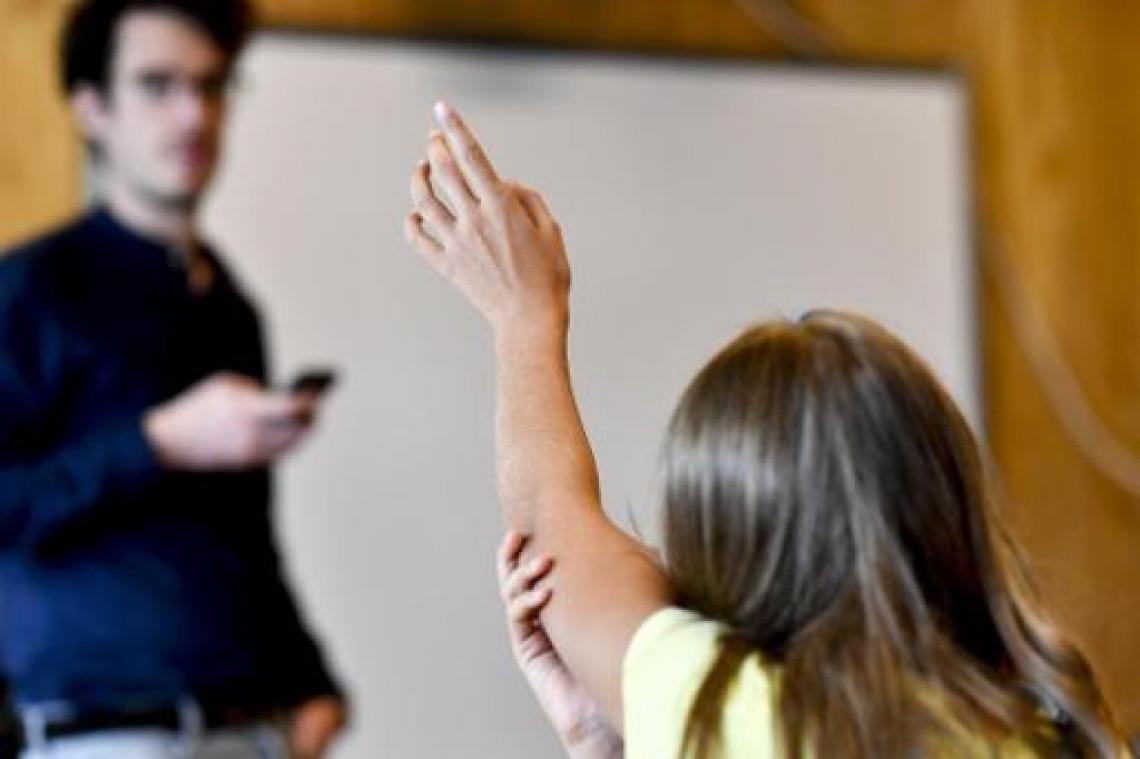 Leerlingen voelen zich beter en presteren beter in interculturele scholen