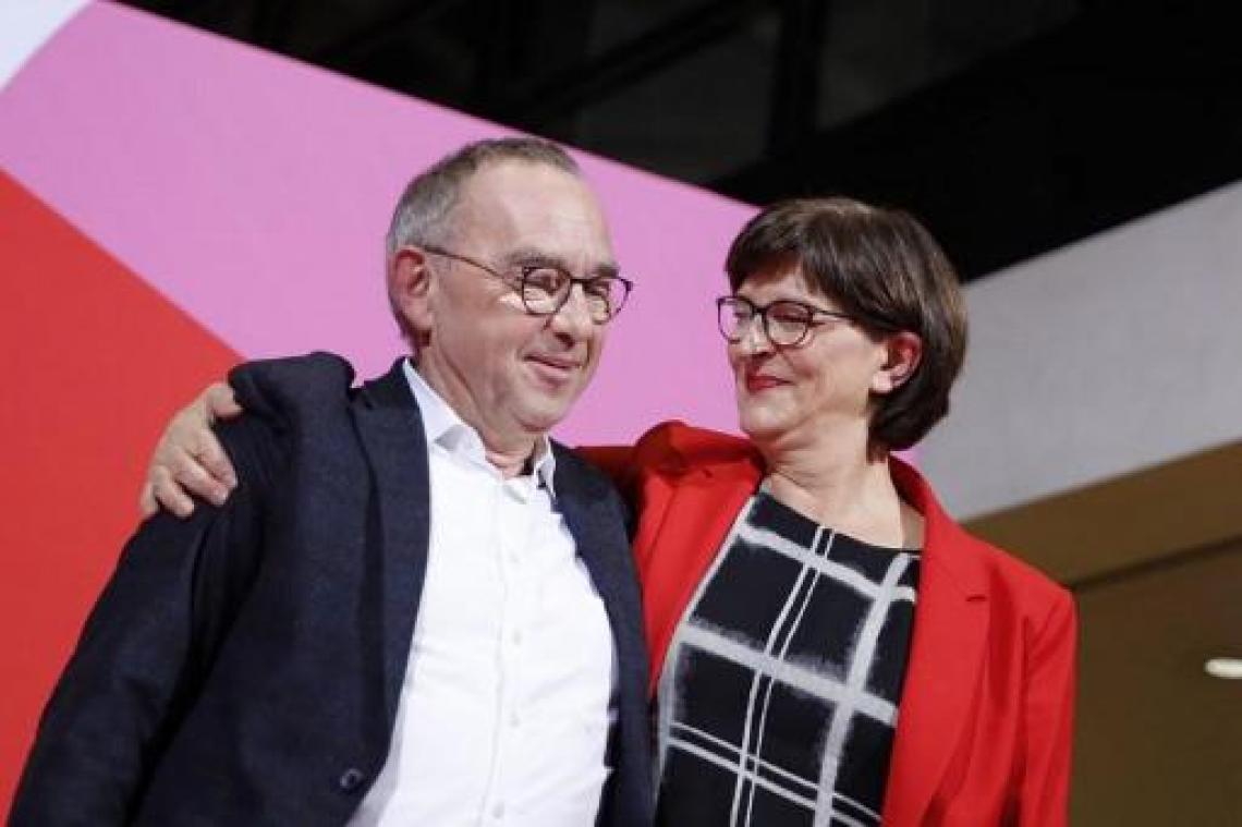 Vicekanselier van Merkel verliest verkiezing SPD-voorzitterschap
