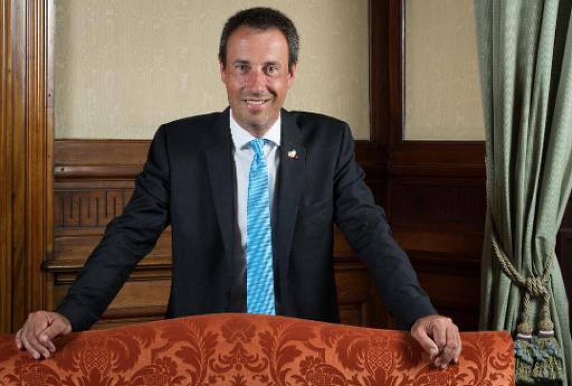 Kersvers minister Philippe Goffin meteen slachtoffer van vals twitteraccount
