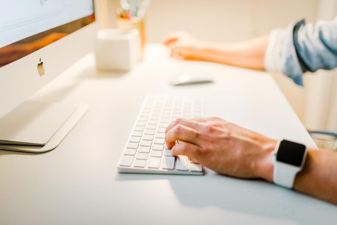 Met 1 mail minder per dag besparen we 16.000 ton CO2 per jaar