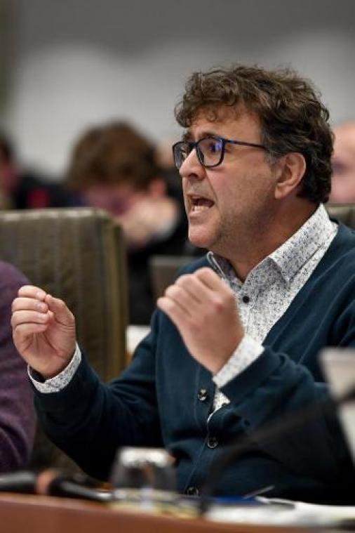 "Communautaire bom die gelegd wordt in de Kamer en Senaat"