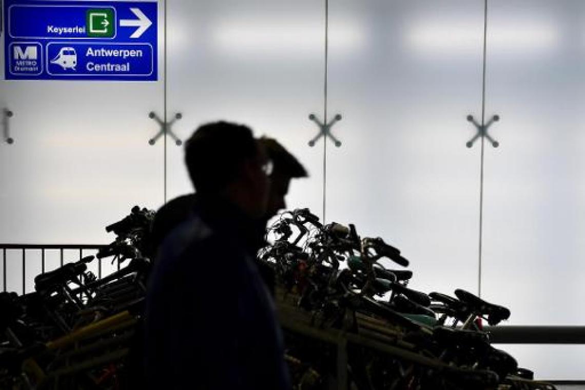 Groen en PVDA protesteren tegen betalend maken van fietsparking aan Antwerpen-Centraal