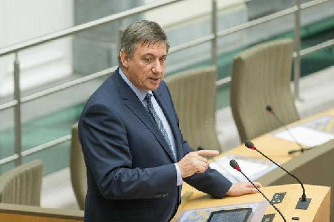 Jambon vraagt terughoudendheid van ministers over federale regeringsvorming