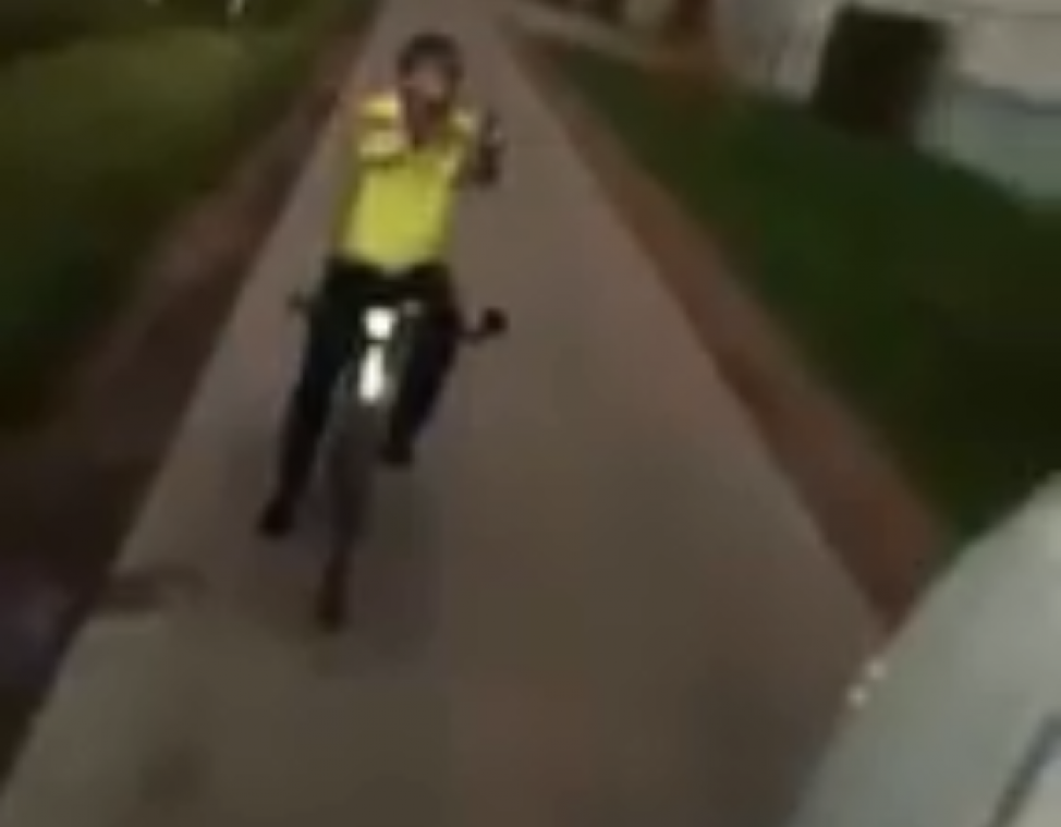 VIDEO. Truckchauffeur krijgt het aan de stok met agressieve fietser over enkele centimeters doorgangsruimte