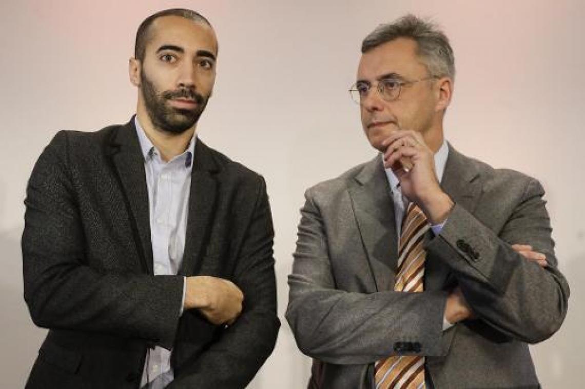 Voorzittersverkiezingen CD&V - Krijgt CD&V de ervaren havenbaas Coens aan het roer, of wordt het jonge snaak Mahdi?