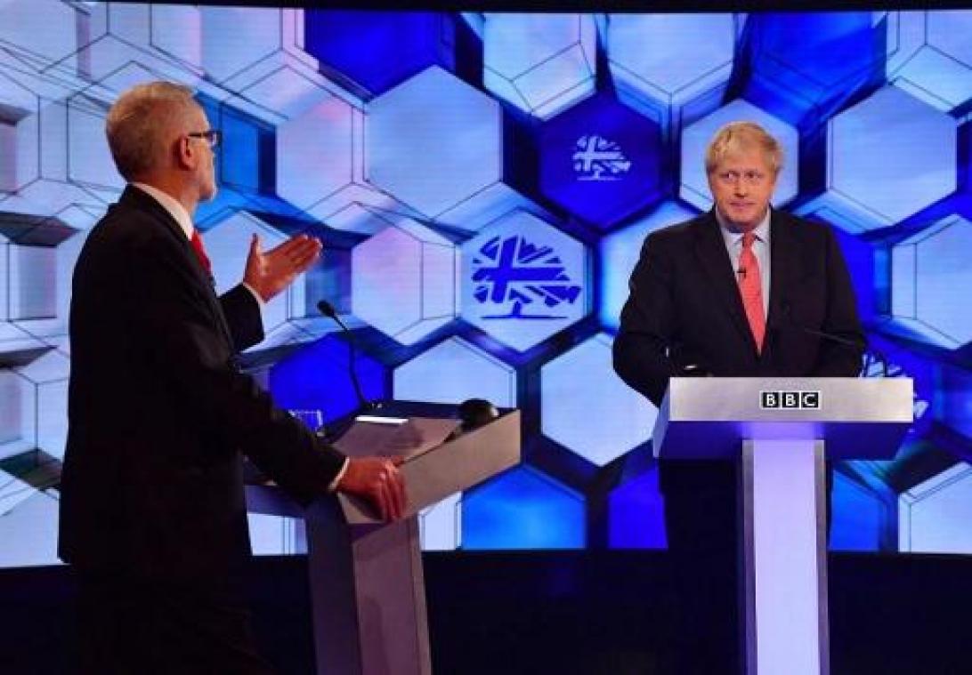 Britse verkiezingen - Corbyn verhoogt in televisiedebat druk op Johnson, maar breekt geen potten