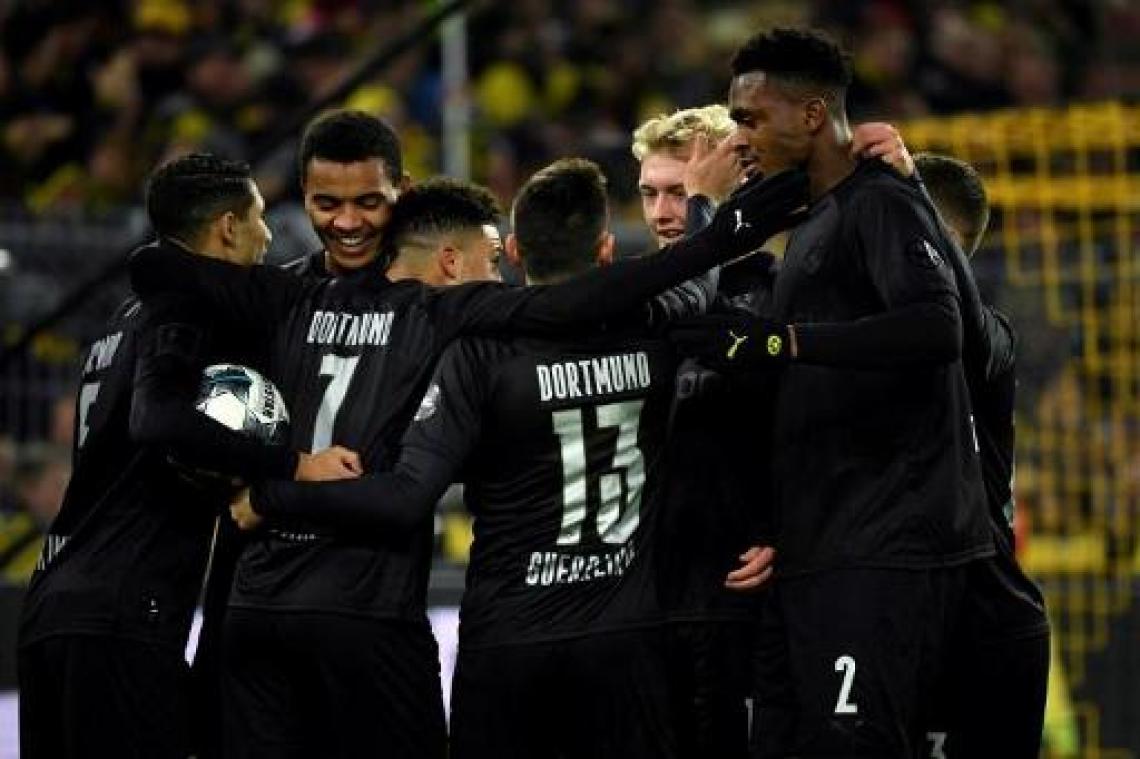 Thorgan Hazard scoort en laat scoren in ruime zege Dortmund