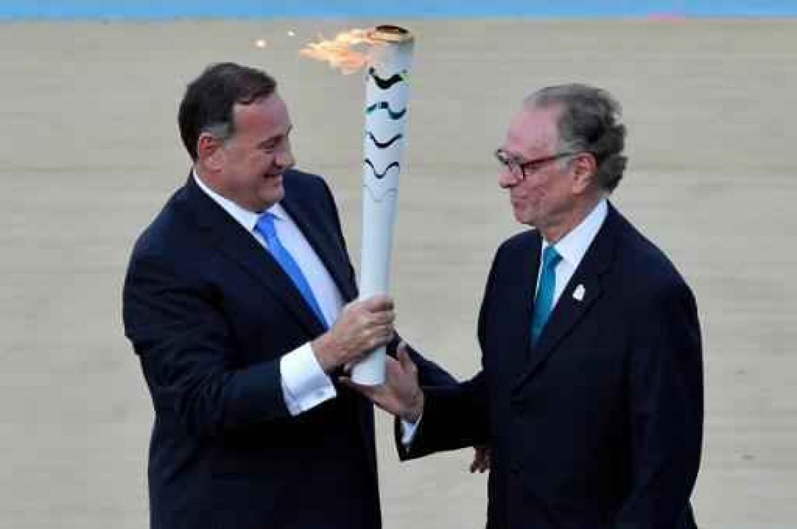 Brazilië neemt olympische vlam in ontvangst