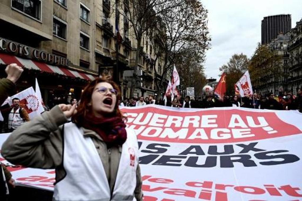 ALGEMENE STAKING FRANKRIJK - Macron vergadert zondagavond met ministers over pensioenen
