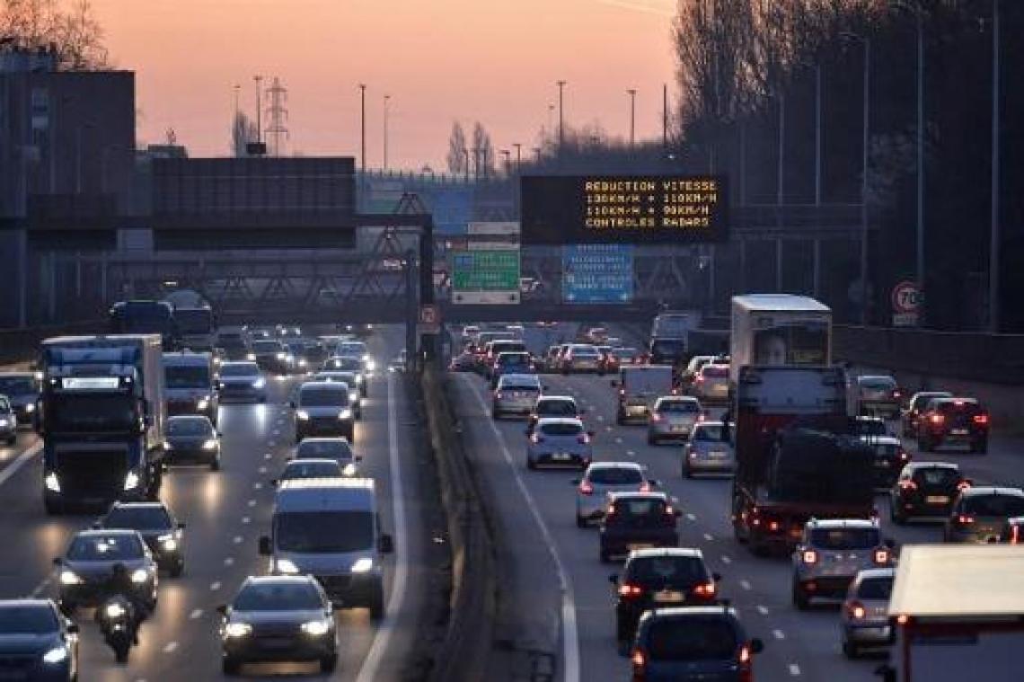 Verkeerschaos in omgeving Parijs door staking