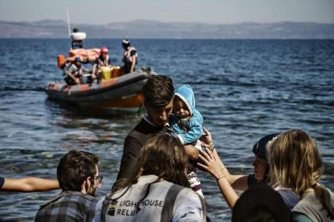 Honderden migranten uit Egeïsche Zee gered