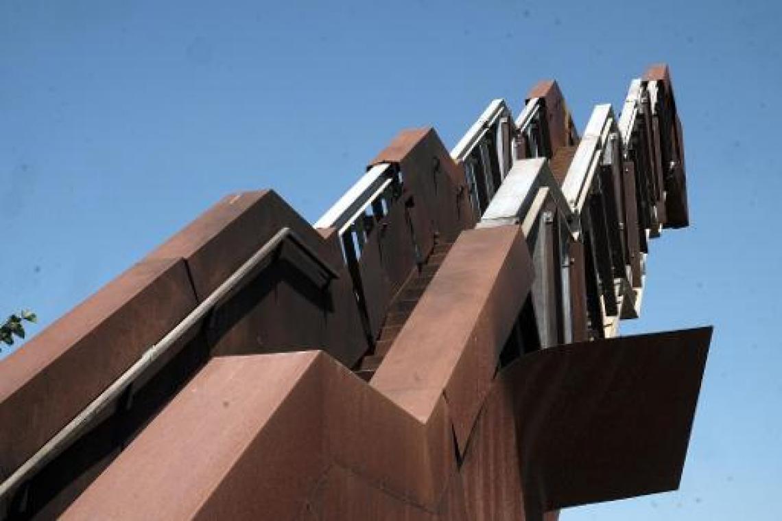 Brandstichters van Vlooybergtoren komen weg met werkstraffen