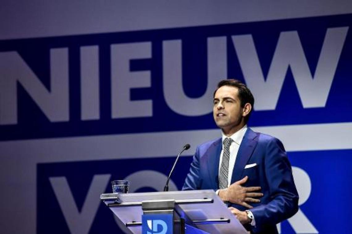 Peiling: Vlaams Belang groeit verder, Open Vld zakt onder de grens van tien procent