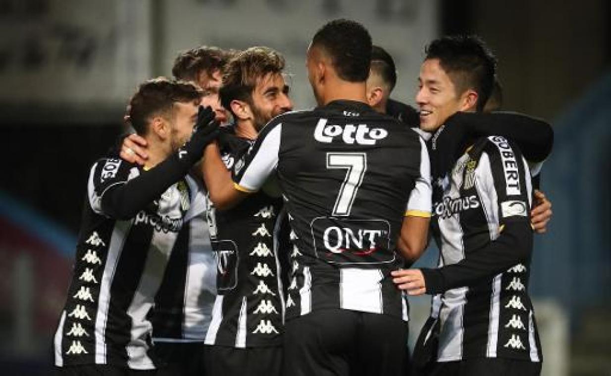 Jupiler Pro League - Charleroi en Zulte Waregem boeken vlotte thuiszeges