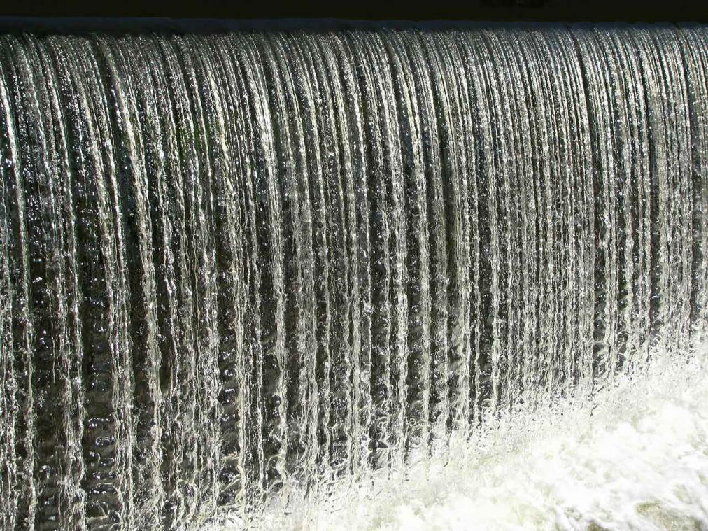 Daarom moet je plassen als je water hoort stromen